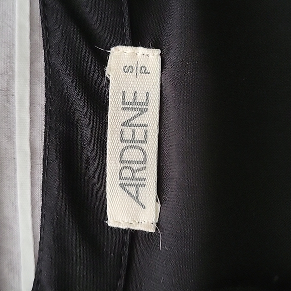 Dresss - Picture 3 of 3